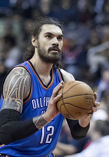 Steven Adams (32049572304).jpg