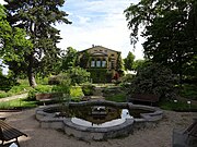 Blick zum Herrenhaus vom Arznei- und Gewürzpflanzgarten