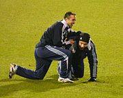 José Enrique Sánchez e Mark Viduka.