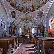 Pfarrkirche zum hl. Kreuz, Going am Wilden Kaiser (Tirol). Blick vom Haupteingang in Richtung Chor.