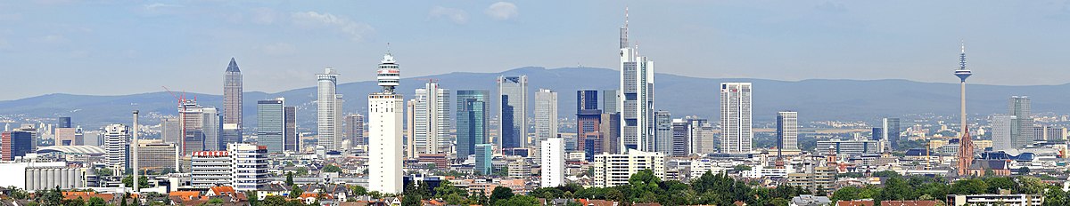 Panorama Frankfurta sa brojnim neboderima