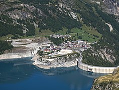 Tignes-dæmningen i 1.815 m.o.h.[29]