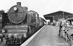 Stoomtrein met loc 3911 te Nunspeet; circa 1930. Collectie Utrechts Archief.