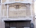 Mémorial à l'entrée de la rue Agar à Paris, 16e arrondissement (vers 1912).