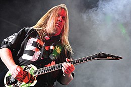Hanneman performing at Mayhem Festival 2009