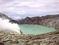 Tasik sulfur dari kawah Gunung Kawah Ijen, Indonesia