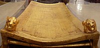 Arany ravatal Tutanhamon sírjából Szahmet ábrázolásával (Kairó, Egyiptomi Múzeum)