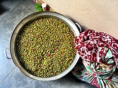 Boutons floraux prêts à être séchés (Comores)