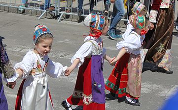 Bambine in abito tradizionale di Ovodda