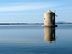 Isang molino sa laguna ng Orbetello.