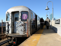 New York City Subway: Kenn­zeichnung der regu­lären …