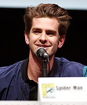 Andrew Garfield dan Adam Driver memerankan dua imam Yesuit yang menjadi karakter utama dari film tersebut.