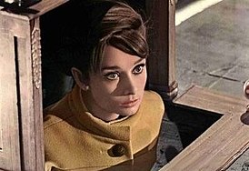 Audrey Hepburn dins lo filme "Charade".