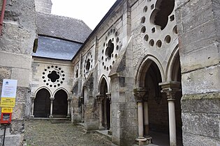 Cour du cloître