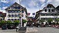 Dorfplatz mit Brunnen