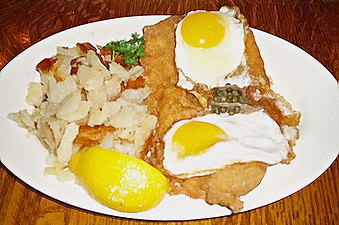 Schnitzel Holstein mit Spiegeleiern