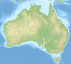 Mapa konturowa Australii, blisko prawej krawiędzi znajduje się punkt z opisem „Hervey Bay”