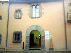 Can Figueres, seu del Museu Municipal, Gòtic del segle xiii.