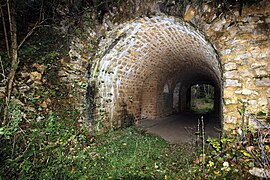 Le passage couvert de la galerie principale de l'entrée du fort.