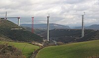 Millau Viaduct construction south.jpg