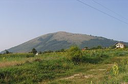 Връх Любаш, заснет от село Лялинци