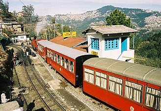 ขณะจอดที่สถานีรถไฟตาราเทวี