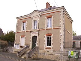The town hall in Préaux