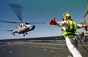 Super Lynx da Marinha Portuguesa pousando na Fragata Vasco da Gama