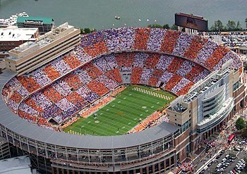 Description de l'image Neyland aerial view of checkerboard.jpg.