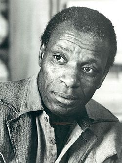 Moses Gunn 1974.jpg