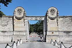 A temető főbejárata
