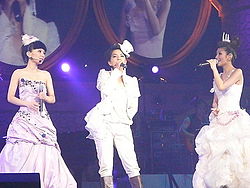 S.H.E Hongkongissa järjestetyssä konsertissa 2006.