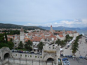 Pogled na mesto s trdnjave Kamerlengo