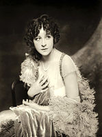 Fanny Brice, foto de Ziegfeld Follies, década de 1910 ou início da década de 1920