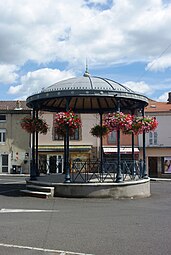 Kiosque Peynet à Brassac-les-Mines.