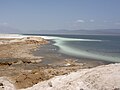 Lago Assal, con le saline sulla destra