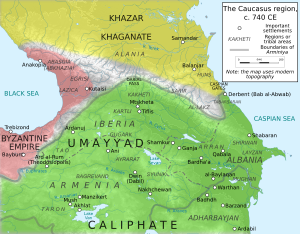 Geophysical map of the Caucasus region with major settlements and regions, overlaid with green for Umayyad territory, yellow for Khazar territory, and red for Byzantine territory