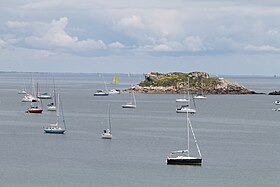 Mouillage de la plage du Gouret avec l'îlot Er Yoc'h