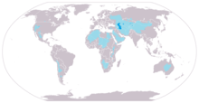 carte du monde. Sont colorés : une grande zone d'Eurasie, qui va de l'Iran à Pékin et presque à Saint-Pétersbourg ; l'essentiel de la péninsule arabique ; un quart de l'Australie ; une vaste zone en Algérie et en Mauritanie ; une partie du Sahel ; une zone en Afrique australe ; et des zones plus petites en Amérique du Nord et du sud.