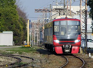 名電築港駅構内を走る9100系