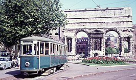 Motorwagen 2249 bij de Porta Maggiore; 1970.