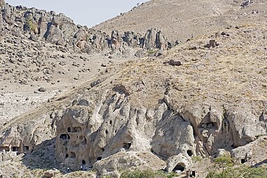 Η Μονή Αγίου Χαρίτωνος Ικονίου, στη Σύλλη του Ικονίου της Μικράς Ασίας, λαξευμένη εξ ολοκλήρου στους βράχους του όρους του Αγίου Φιλίππου.