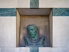 Busto di Cristo in corona di spine.