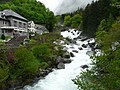 Le gave de Jéret devant les Thermes des Griffons à la Raillère.