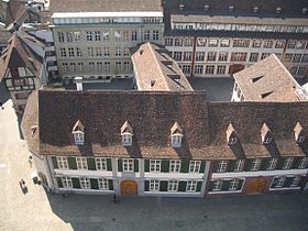 Gymnasium am Münsterplatz vom Basler Münster aus gesehen