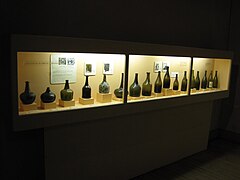 Quelques bouteilles de vin anciennes du musée du vin de l'Hôtel des ducs de Bourgogne de Beaune