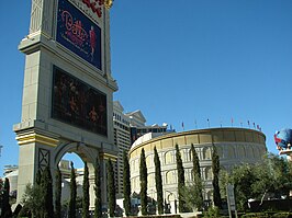 Het Colosseum vanaf de buitenkant.