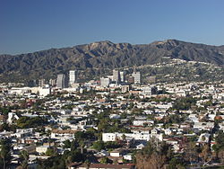 Pogled na Glendale iz Memorijalnog parka Forest Lawn