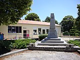 École et monument aux morts.