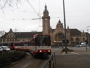 Hauptbahnhof met sneltram Düsseldorf - Krefeld